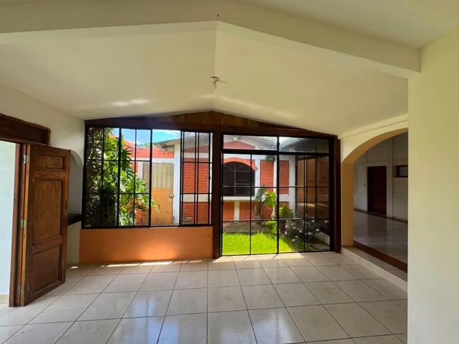 VENTA CASA EN CENTRO DE APANECA - ZONA TURISTICA - Imagen 2