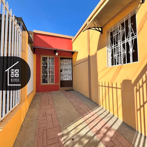 CASA EN VENTA EN RES. NUEVO LOURDES PONIENTE - Imagen 2