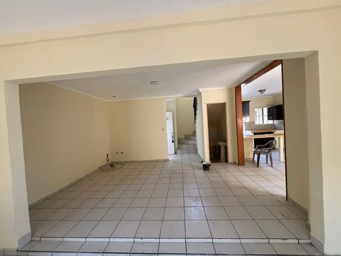 ALQUILER EN RESIDENCIAL CALZADA LOURDES EN PRIVADO, CASA DE DOS NIVELES - Imagen 15