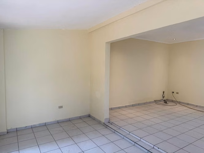 ALQUILER EN RESIDENCIAL CALZADA LOURDES EN PRIVADO, CASA DE DOS NIVELES - Imagen 2