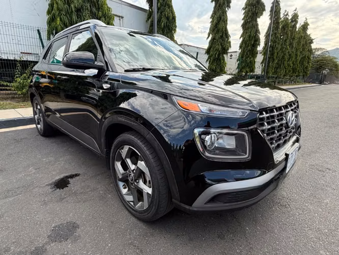 HYUNDAI VENUE 2023 FULL BOLSAS BUENAS - Imagen 5