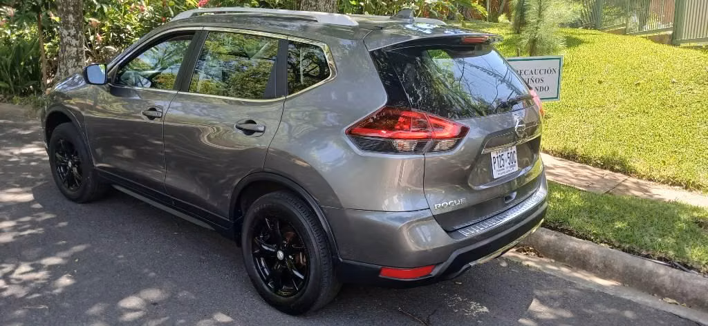 Nissan rogue 2018 4x4 - Imagen 4