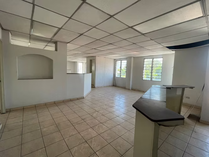 SAN MIGUELITO SE VENDE LOCAL EN TERCER NIVEL, IDEAL INVERSIÓN U OFICINAS - Imagen 7