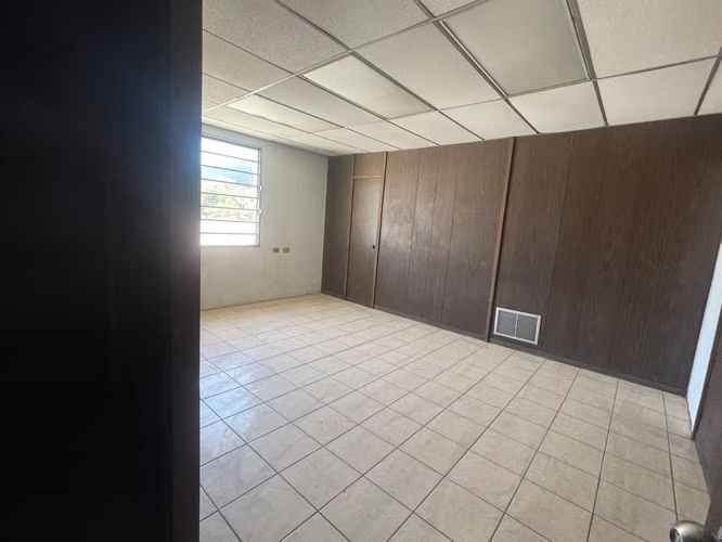 SAN MIGUELITO SE VENDE LOCAL EN TERCER NIVEL, IDEAL INVERSIÓN U OFICINAS - Imagen 9