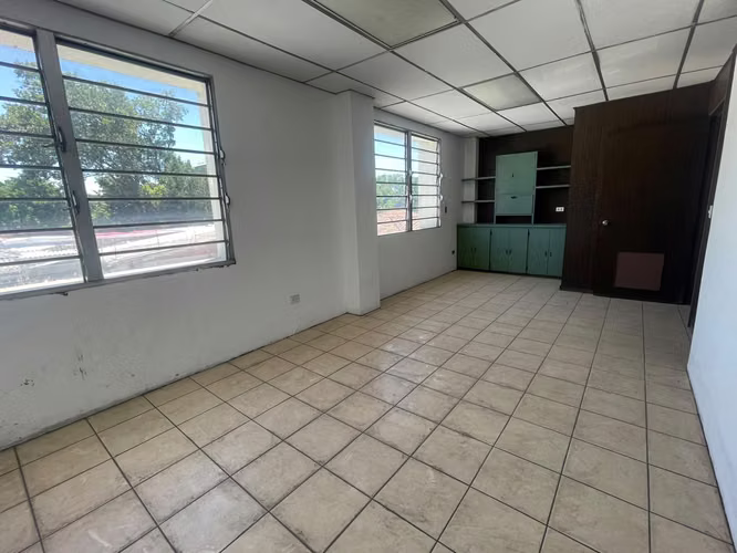 SAN MIGUELITO SE VENDE LOCAL EN TERCER NIVEL, IDEAL INVERSIÓN U OFICINAS - Imagen 10