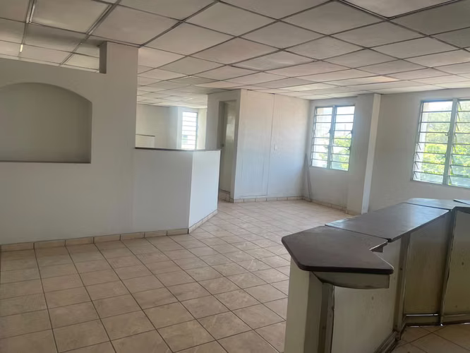 SAN MIGUELITO SE VENDE LOCAL EN TERCER NIVEL, IDEAL INVERSIÓN U OFICINAS - Imagen 5