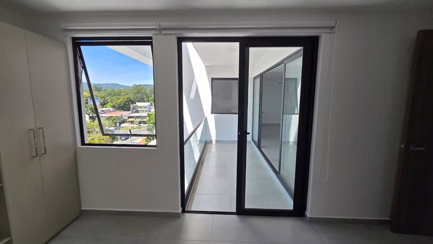 SE ALQUILA APARTAMENTO 141 SAN BENITO, CON LINEA BLANCA, con vista - Imagen 7