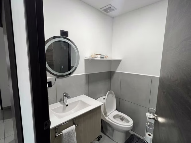 SE ALQUILA APARTAMENTO PARK TOWER SANTA ELENA, FULL-AMUEBLADO - Imagen 13