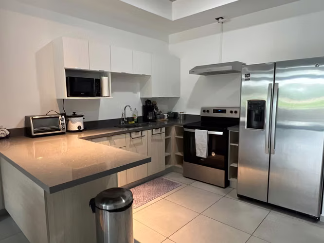SE ALQUILA APARTAMENTO PARK TOWER SANTA ELENA, FULL-AMUEBLADO - Imagen 9