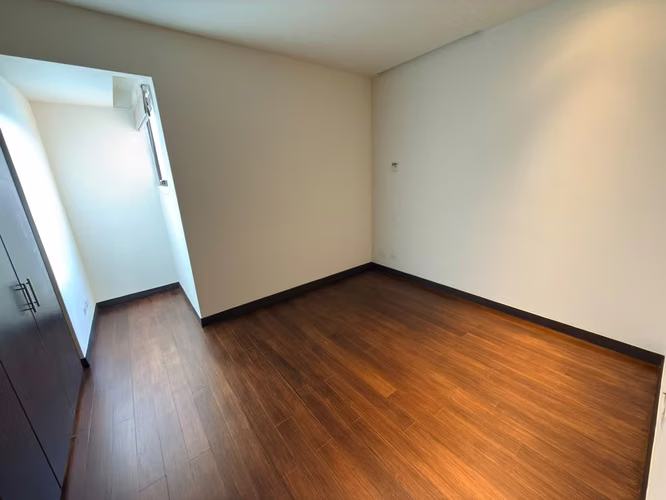 SE ALQUILA APARTAMENTO TORRE EL PEDREGAL, CON LÍNEA BLANCA, piso alto - Imagen 13