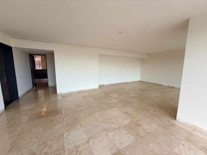 SE ALQUILA APARTAMENTO TORRE EL PEDREGAL, CON LÍNEA BLANCA, piso alto - Imagen 14