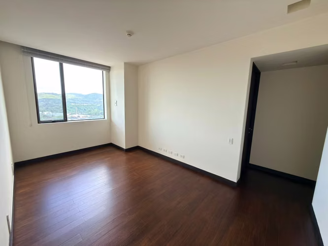 SE ALQUILA APARTAMENTO TORRE EL PEDREGAL, CON LÍNEA BLANCA, piso alto - Imagen 15