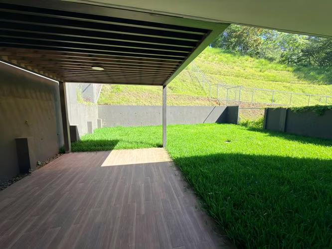 SE ALQUILA CASA DEL BOSQUE NUEVO CUSCATLAN, NUEVA A ESTRENAR - Imagen 1