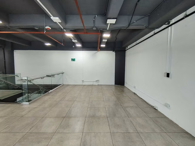SE ALQUILA OFICINA TORRE INSIGNE, SAN BENITO, Moderna,  tipo Dúplex - Imagen 3