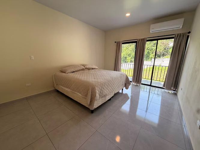 SE VENDE CASA ESCALON MODERNA COMO NUEVA, TOTALMENTE AMUEBLADA - Imagen 13