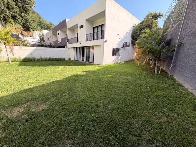 SE VENDE CASA ESCALON MODERNA COMO NUEVA, TOTALMENTE AMUEBLADA - Imagen 3