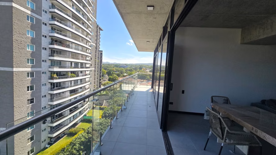 SE ALQUILA APARTAMENTO ART HAUS SAN BENITO, AMUEBLADO, tiene 120 m² - Imagen 3