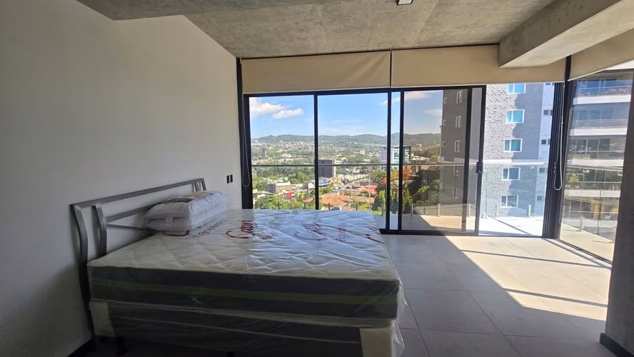 SE ALQUILA APARTAMENTO ART HAUS SAN BENITO, AMUEBLADO, tiene 120 m² - Imagen 2