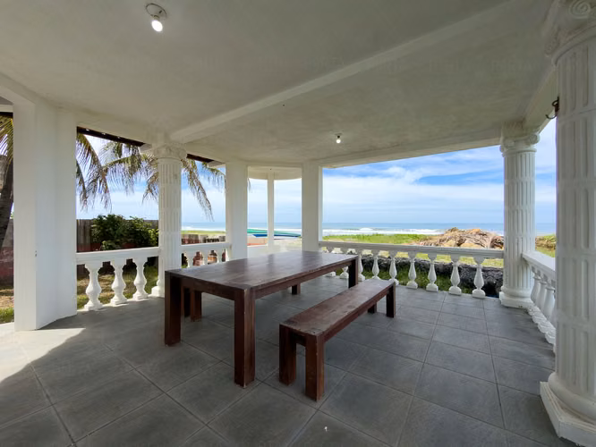 EN VENTA | CASA FRENTE AL MAR EN PLAYA COSTA DEL SOL, EL SALVADOR - Imagen 13