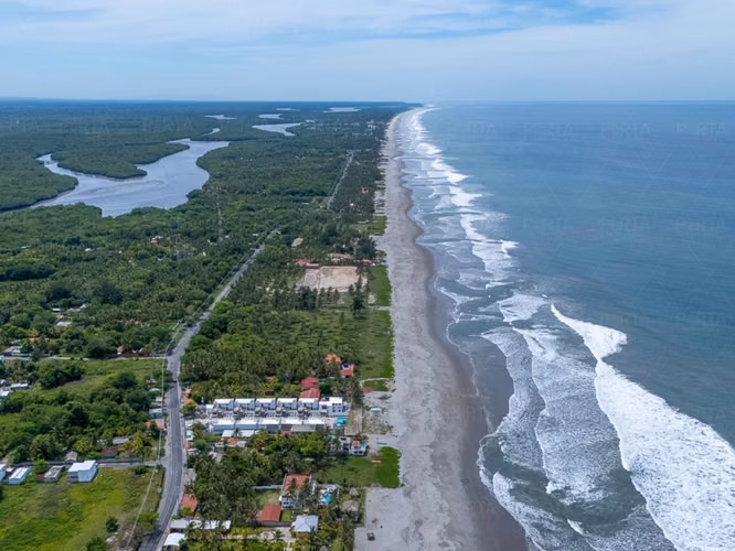EN VENTA | CASA FRENTE AL MAR EN PLAYA COSTA DEL SOL, EL SALVADOR - Imagen 10