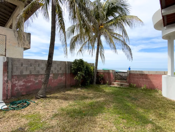EN VENTA | CASA FRENTE AL MAR EN PLAYA COSTA DEL SOL, EL SALVADOR - Imagen 11