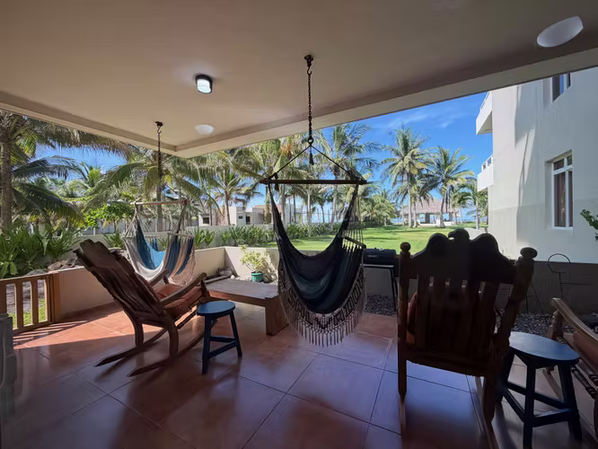 Apartamento frente al mar en venta en Costa del Sol | $496,000 - Imagen 3
