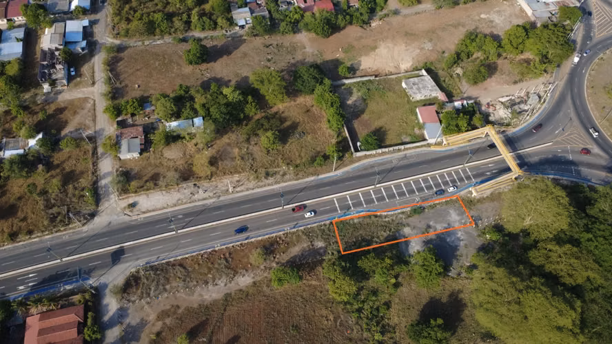 Venta Terreno en Hato Nuevo a un costado de redondel Gerardo Barrios, San Miguel - Imagen 5