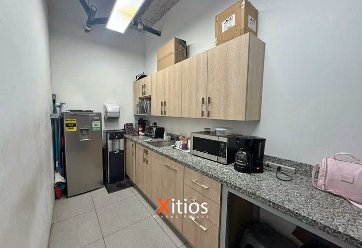 Vendo!! Oficina corporativa en Torre Quattro!! - Imagen 3
