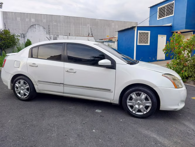 Nissan Sentra 2011 SL - Imagen 4