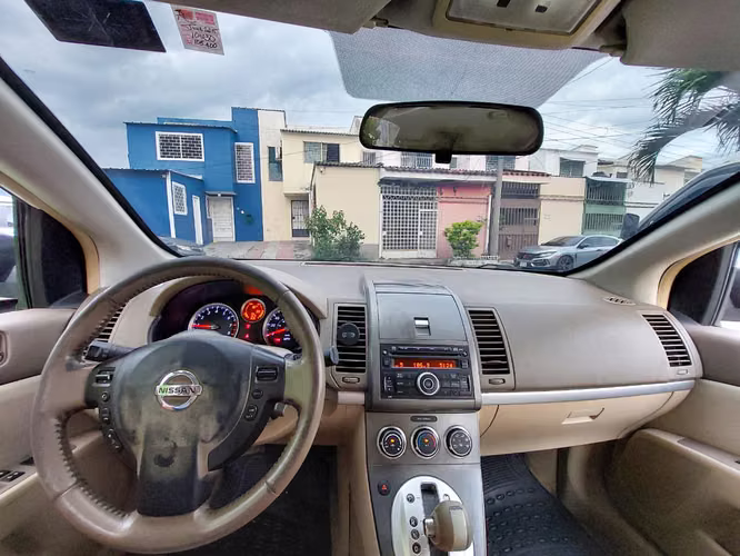 Nissan Sentra 2011 SL - Imagen 8