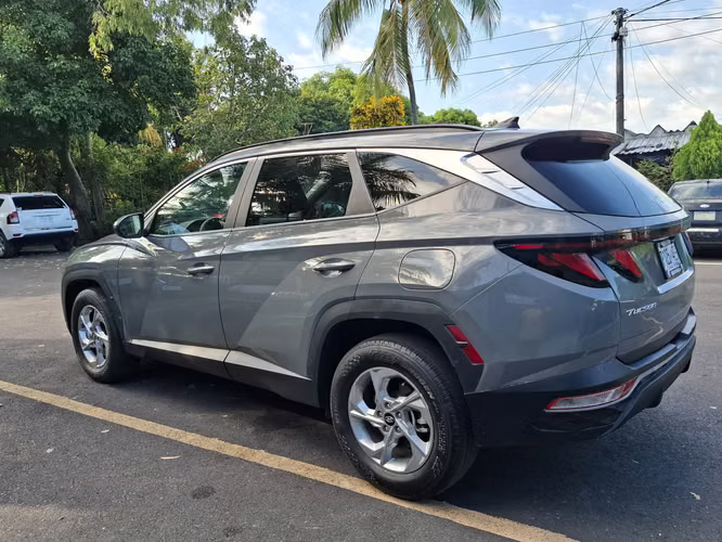 Hyundai Tucson 4x4 2024 (45,390 millas y bolsas de aire buenas) - Imagen 4