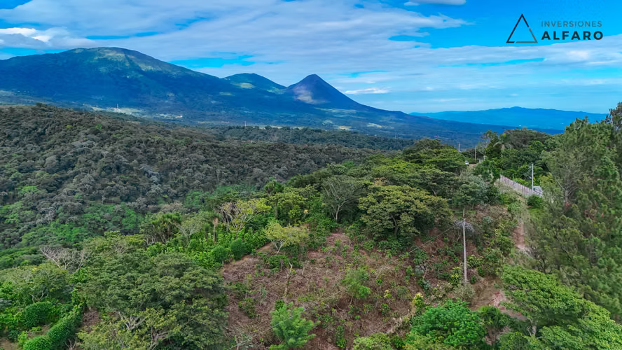 Exclusivo Terreno de 15 Mz con Vistas a Volcanes en en Juayúa - Imagen 7