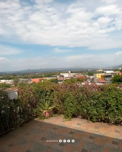 Alquiler de casa en zona cercana a Altos de Miravalle. - Imagen 8