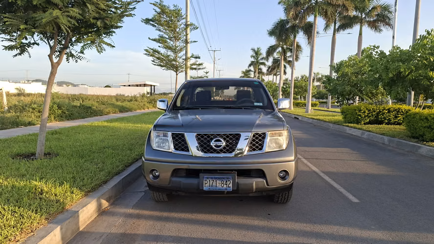 NISSAN NAVARA 2011