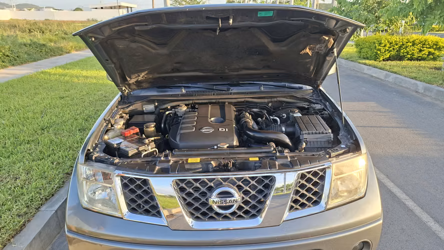 NISSAN NAVARA 2011