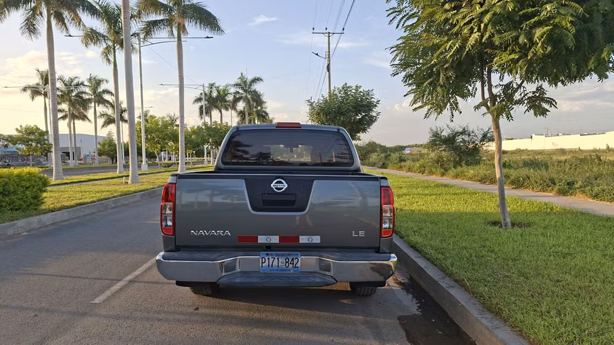 NISSAN NAVARA 2011