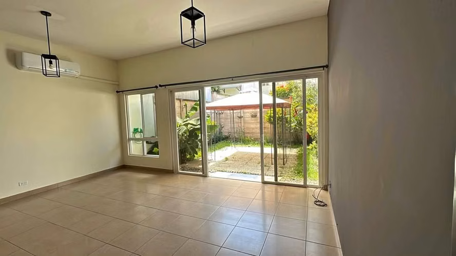 Casa en Venta en Santa Tecla - Condado Santa Rosa Etapa 2