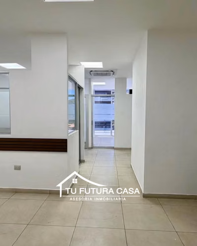 OFICINAS EN ALQUILER EN MODERNO EDICIFIO EN ESCALON ARRIBA DE REDONDEL MASFERRER ZONA LA PAMPA ARG