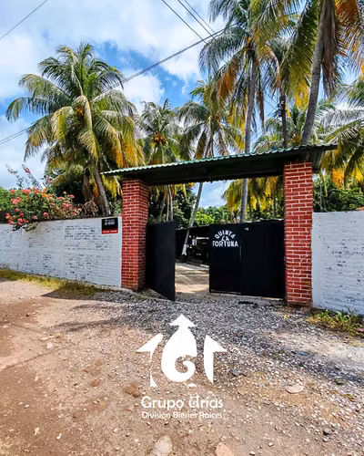 VENTA DE QUINTA EN EL CORAZÓN DE CALUCO