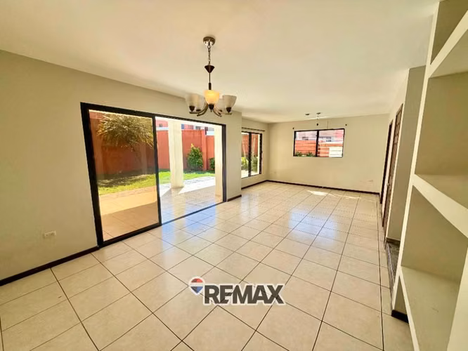 Condominio Miramar, Casa de Esquina