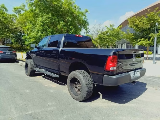 Dodge Ram año 2019 con placas 4x4 AUT/SEC motor HEMI - Imagen 6