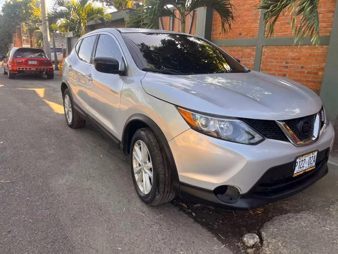 Nissan rogué SPORT 2017