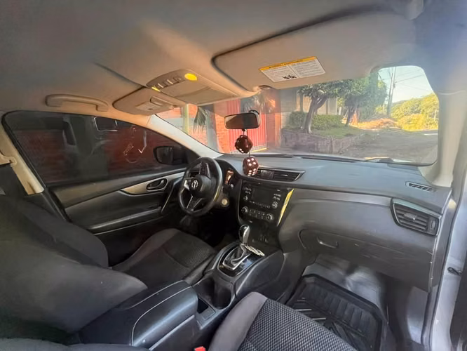 Nissan rogué SPORT 2017