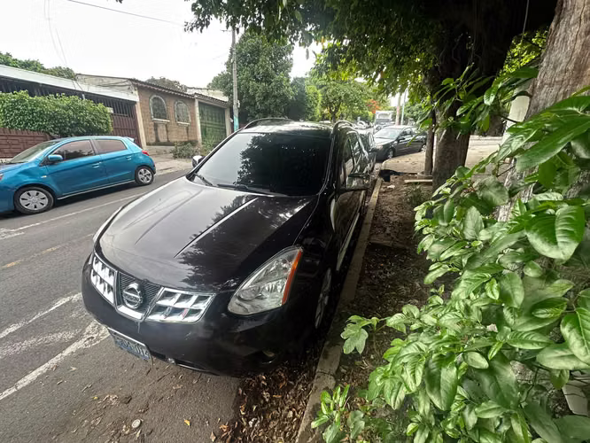 Nissan  Rogue 2011 - Imagen 4