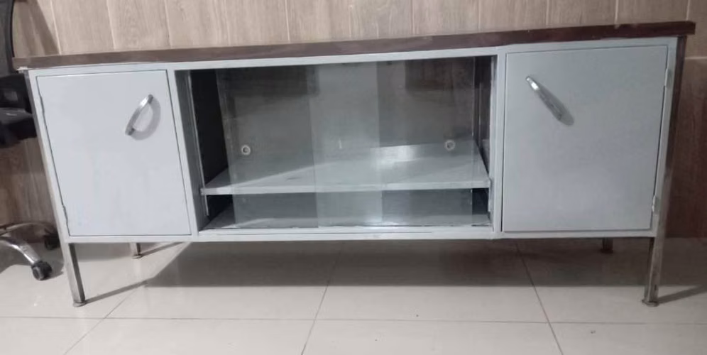 Credenza de metal $95 - Imagen 2