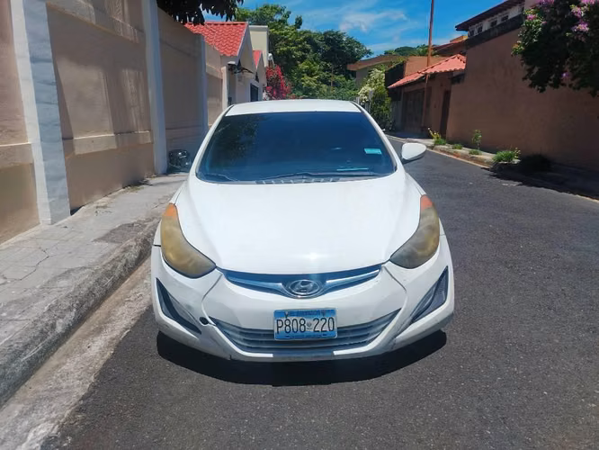 **HYUNDAI ELANTRA 2015 – AUTOMÁTICO – MOTOR 1.8
