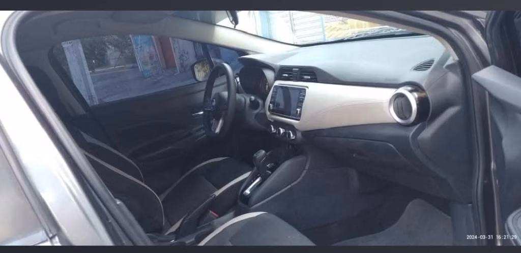 Nissan versa 2020