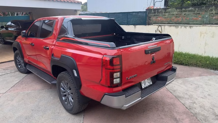 Pickup Mitsubishi Sportero L automático - Imagen 3