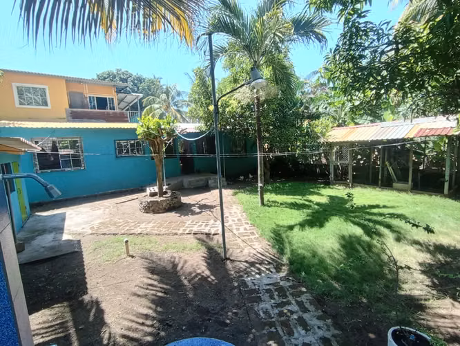 METALIO, VENDO CASA TIPO DE CAMPO CON PISCINA A 5 MINUTOS DE LA PLAYA