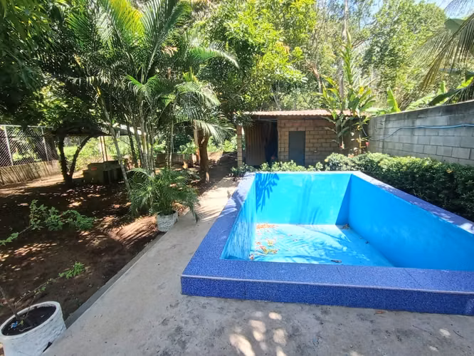 METALIO, VENDO CASA TIPO DE CAMPO CON PISCINA A 5 MINUTOS DE LA PLAYA